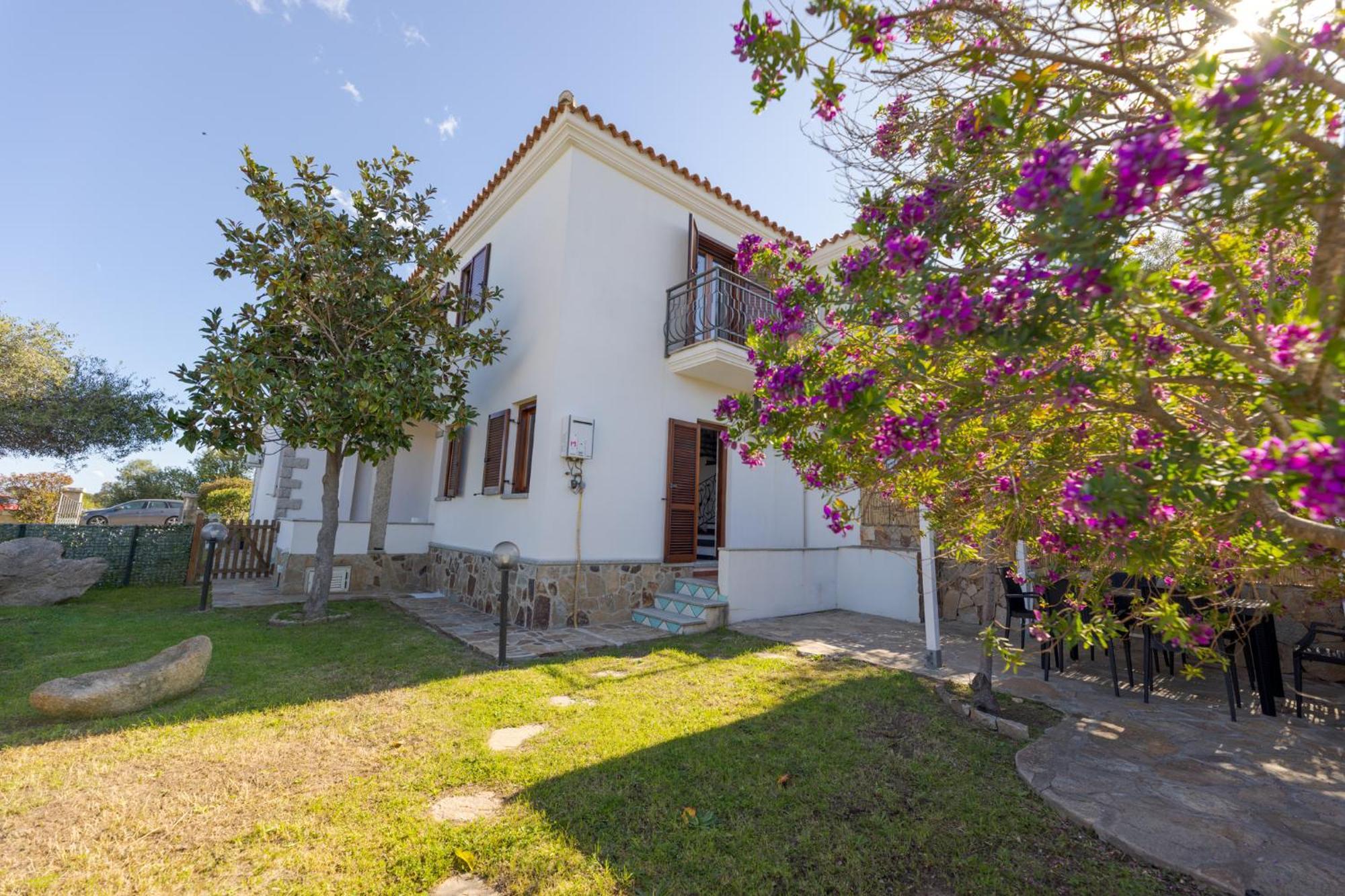 Appartamenti Le Magnolie Budoni Exterior foto