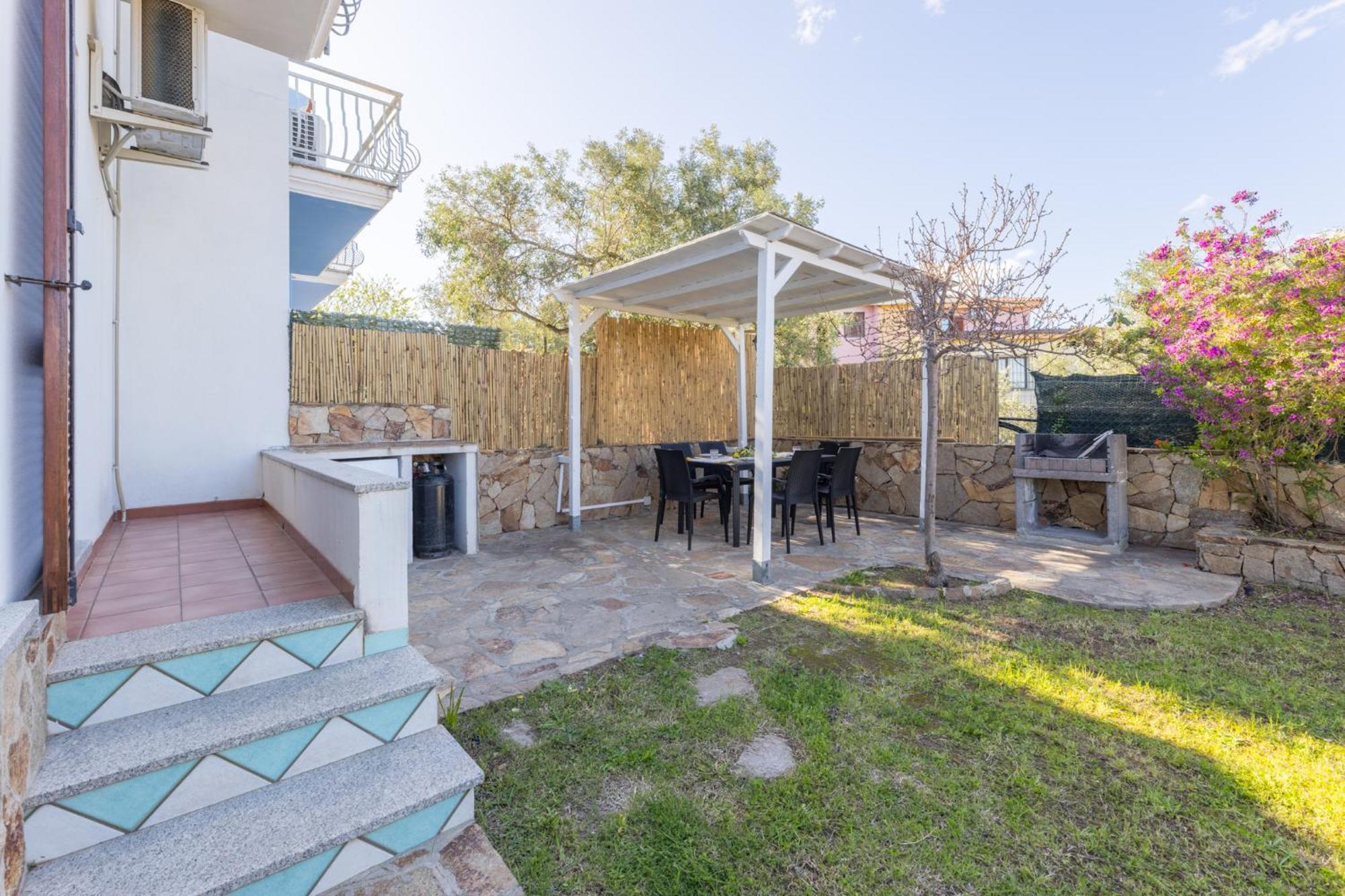 Appartamenti Le Magnolie Budoni Exterior foto